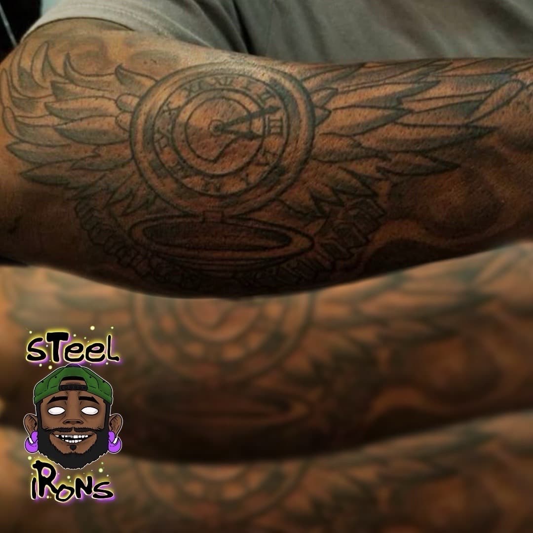 Black & Grey + Illustrative clock tattoo on Upper Arm by Steelirons on TattMe