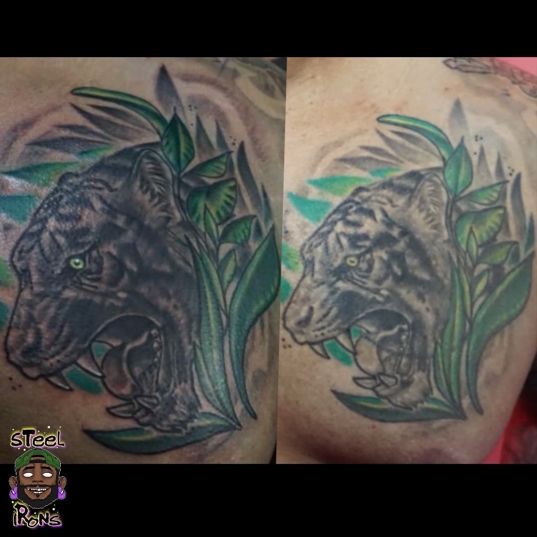 Illustrative + Black & Grey tiger tattoo on Shoulder by Steelirons on TattMe