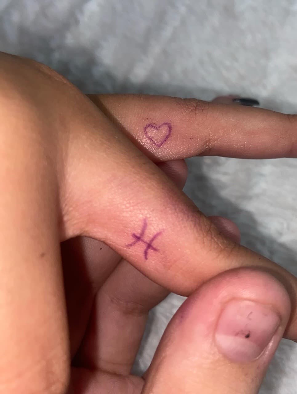 heart tattoo on Fingers by Dough_Girls_Inks on TattMe
