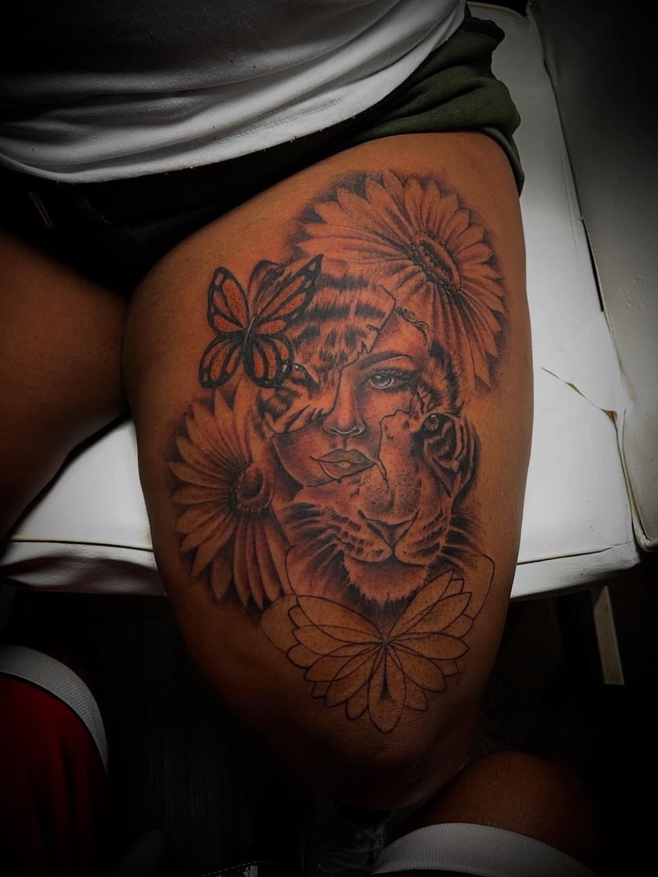 Black & Grey + Realism woman tattoo on Thigh by Moeinkk on TattMe