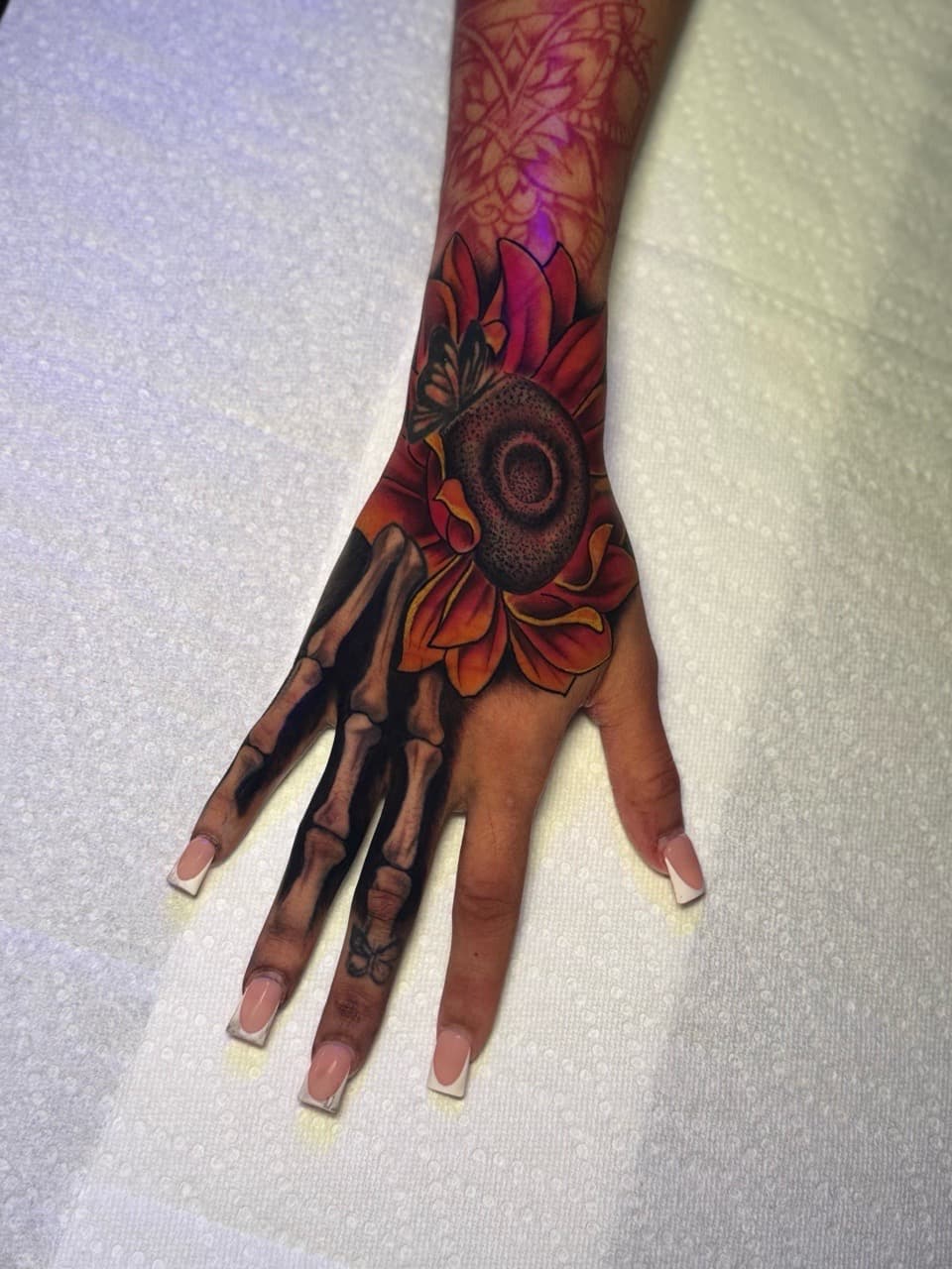 Neo-Traditional + Color sunflower tattoo on Hand by SkaijRose on TattMe