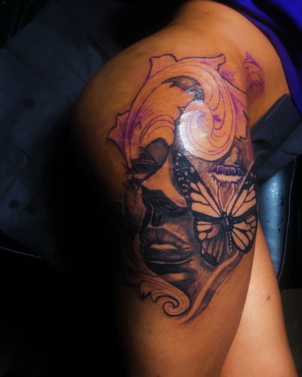 Black & Grey + Realism woman tattoo on Thigh by 32_Incc_STUDIOS_LLC. on TattMe