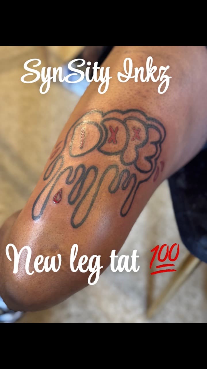 Lettering + Graffiti drip tattoo on Knee by SynSity_Inkz on TattMe