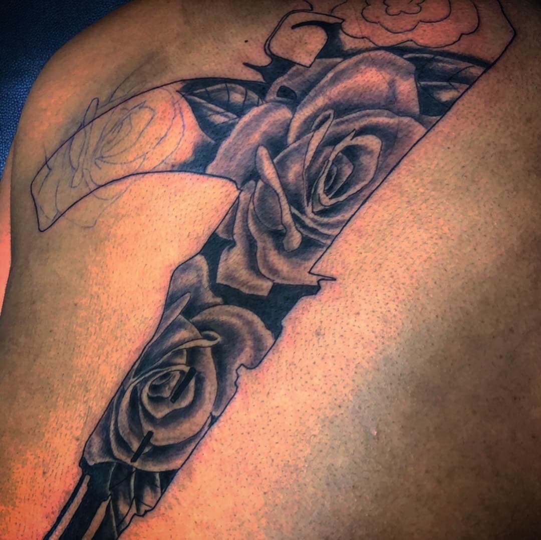 Black & Grey + Floral roses tattoo on Shoulder Blade by Mafia_Ink on TattMe