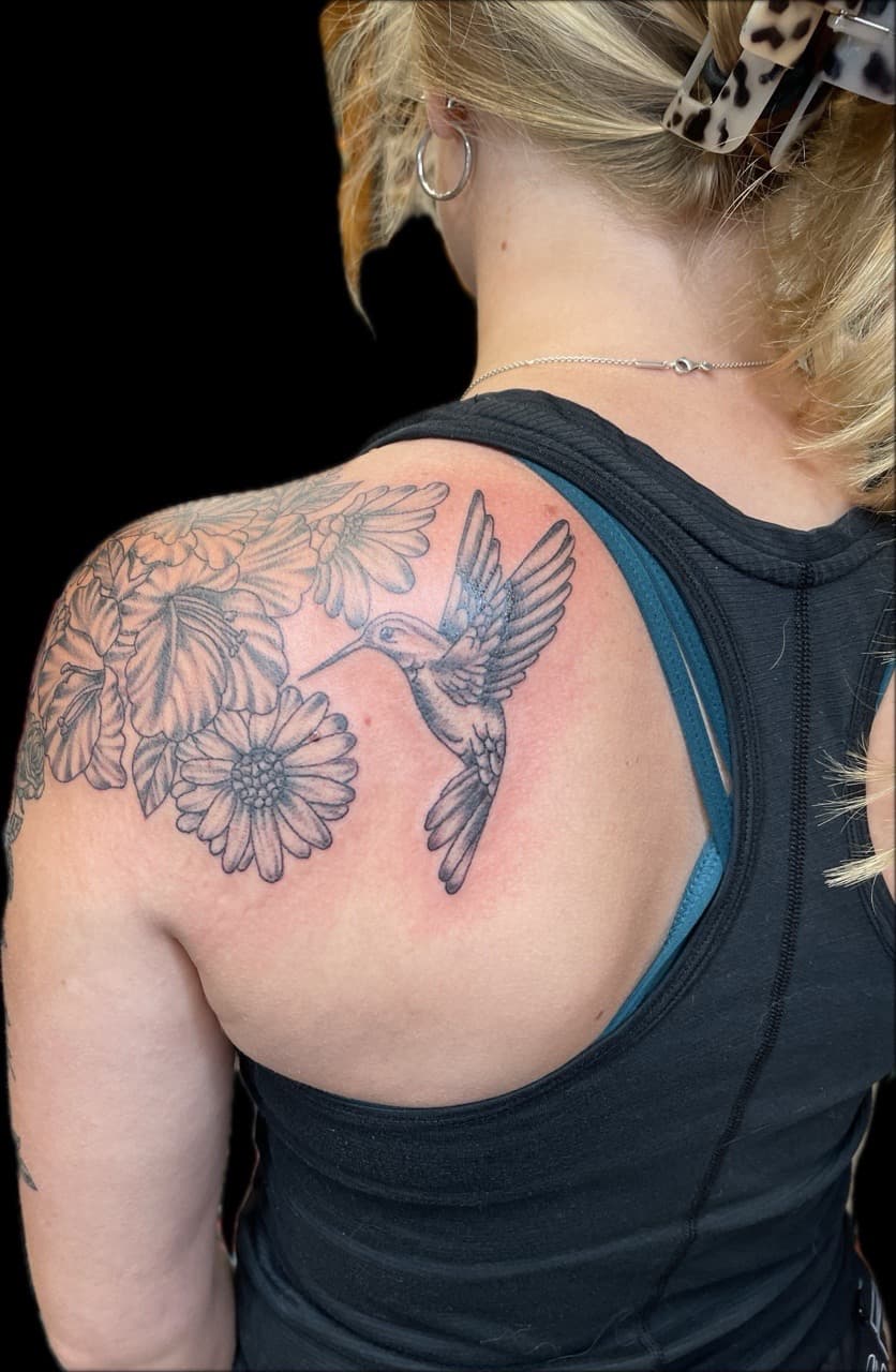 Fine Line + Black & Grey hummingbird tattoo on Shoulder Blade by Carmela_Bella on TattMe