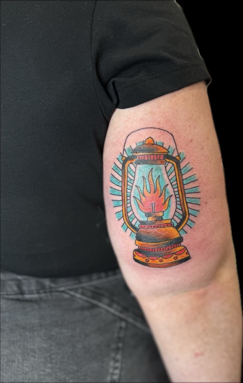 Traditional + Color lantern tattoo on Upper Arm by Carmela_Bella on TattMe