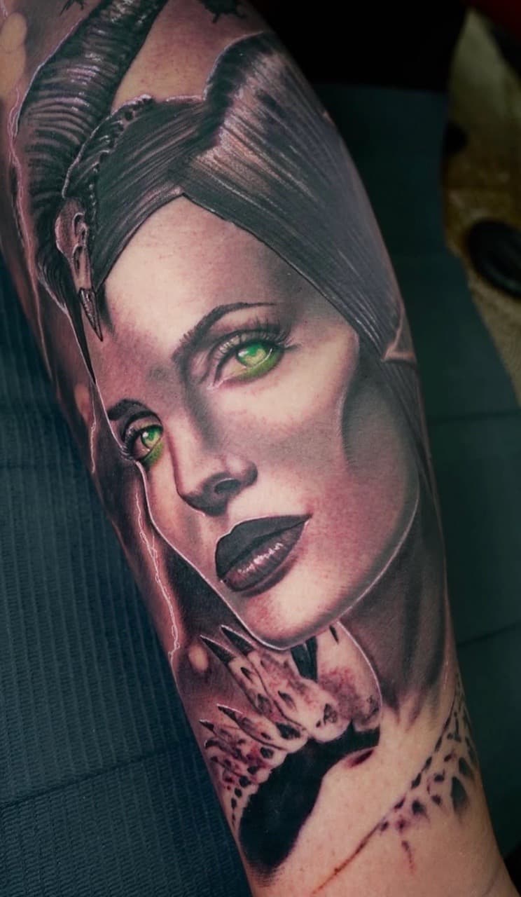 Realism + Black & Grey woman tattoo on Forearm by Tattoosbyjm on TattMe