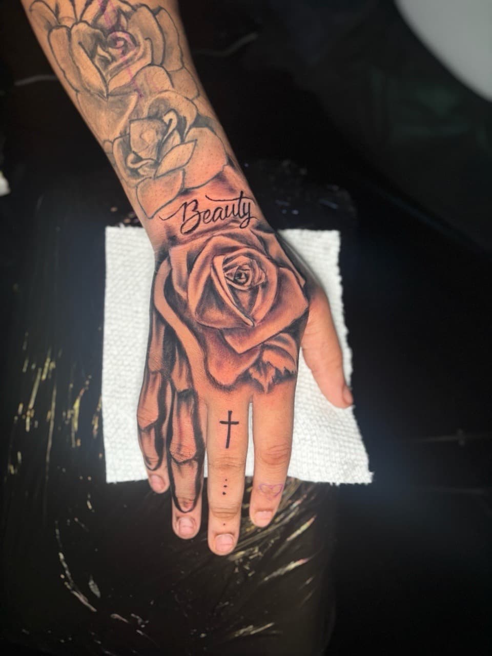 Black & Grey + Floral roses tattoo on Hand by Lottooink on TattMe