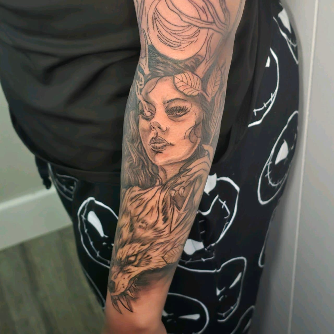 Black & Grey + Realism woman tattoo on Upper Arm by Mars_Inko on TattMe