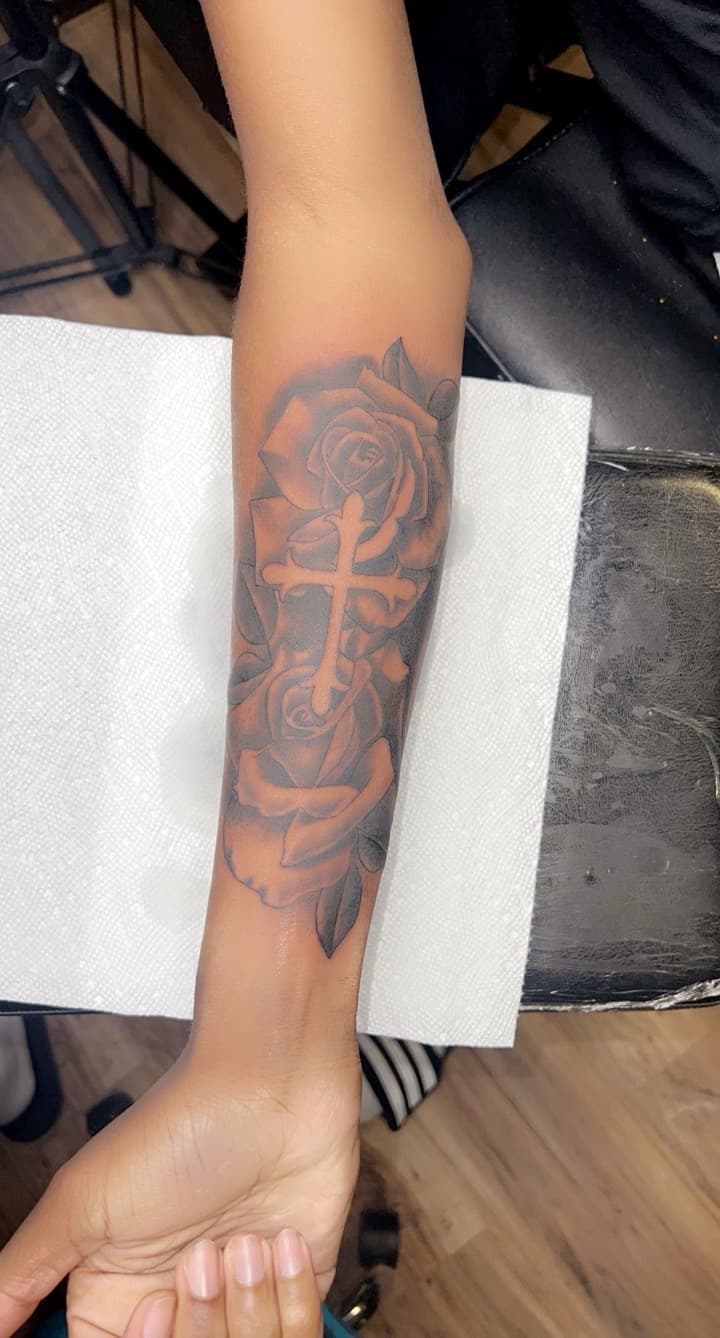 Black & Grey + Floral roses tattoo on Forearm by Jay on TattMe