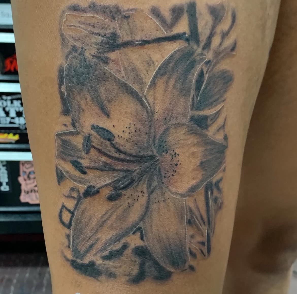 Black & Grey + Floral flower tattoo on Thigh by Titan_Ink on TattMe
