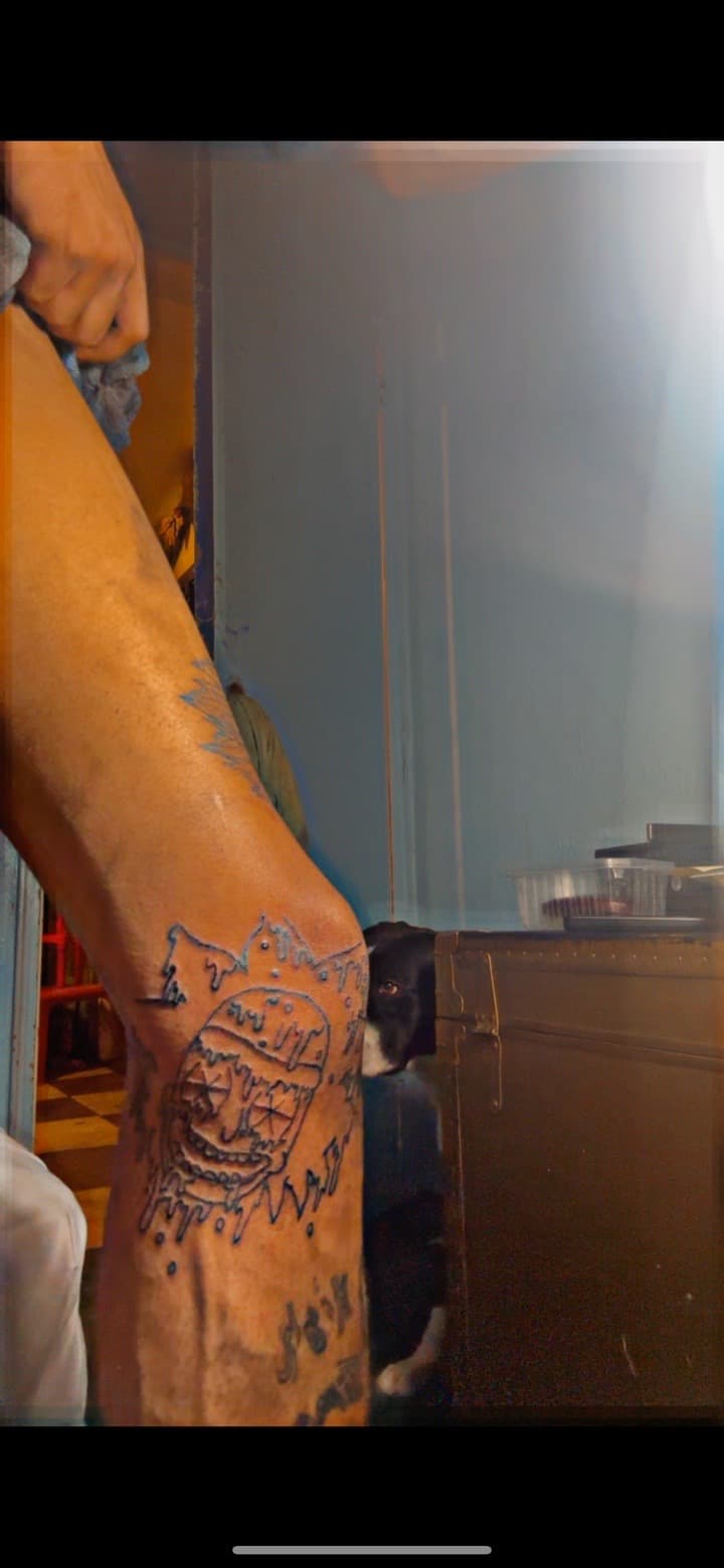 Line-work + New School face tattoo on Knee by Quis on TattMe