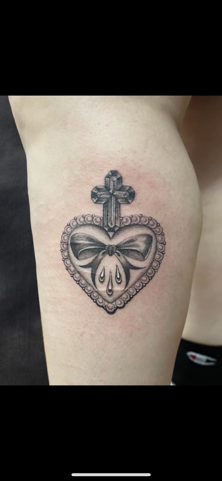 Black & Grey + Dot-work heart tattoo on Thigh by Adriana on TattMe