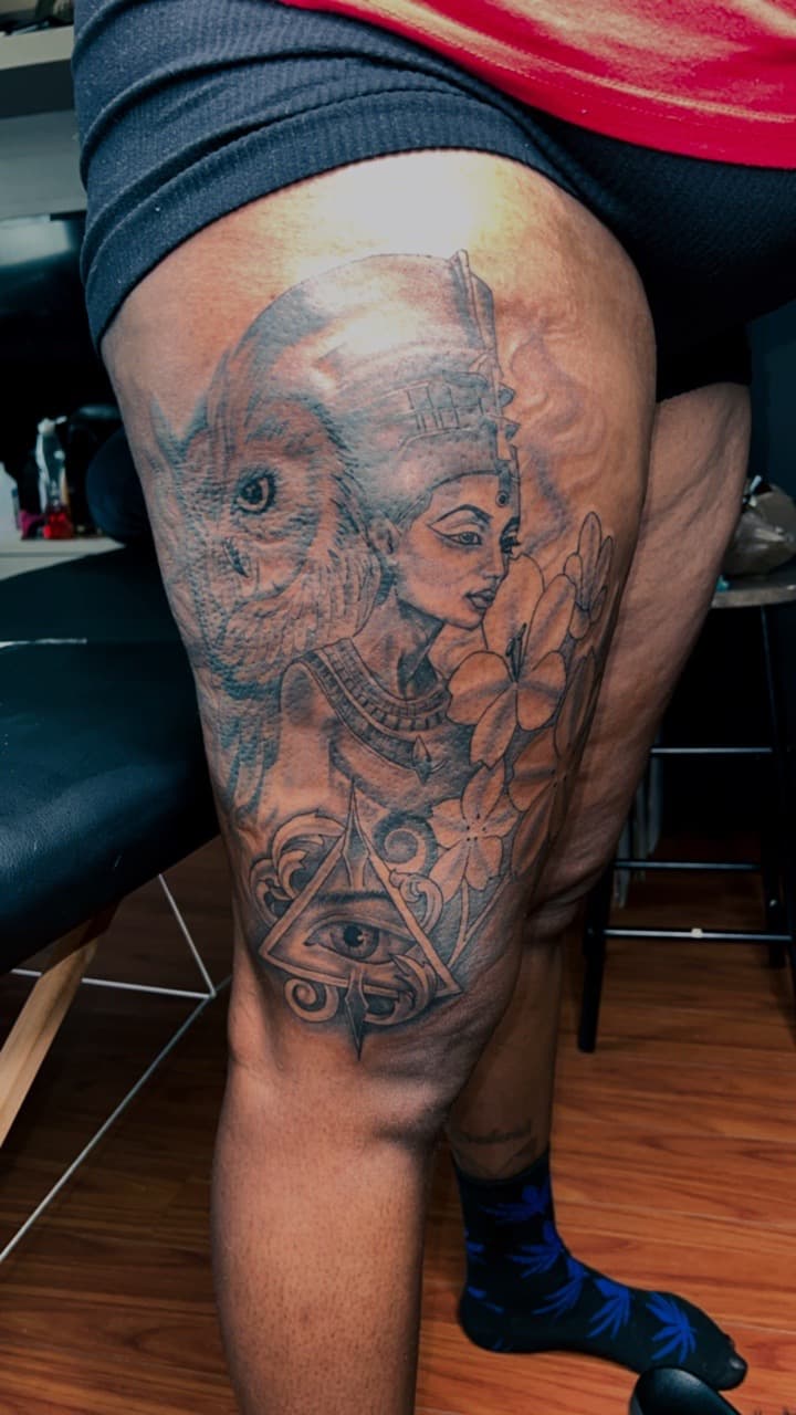 Black & Grey + Illustrative nefertiti tattoo on Thigh by LV on TattMe
