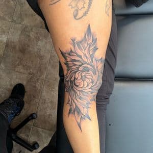 Floral + Neo-Traditional peony tattoo on Knee by Ink_Junkie on TattMe