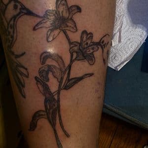Black & Grey Flower tattoo on Shin by tatsbyNunu on TattMe