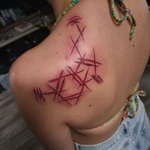 Realism + Color cuts tattoo on Shoulder Blade by ink_by_Ronnie on TattMe