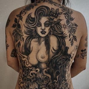 Black & Grey + Illustrative woman tattoo on Upper Back by Q_tattoo on TattMe
