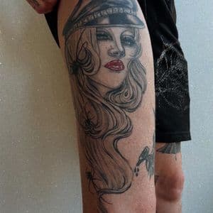 Illustrative + Black & Grey woman tattoo on Thigh by Q_tattoo on TattMe