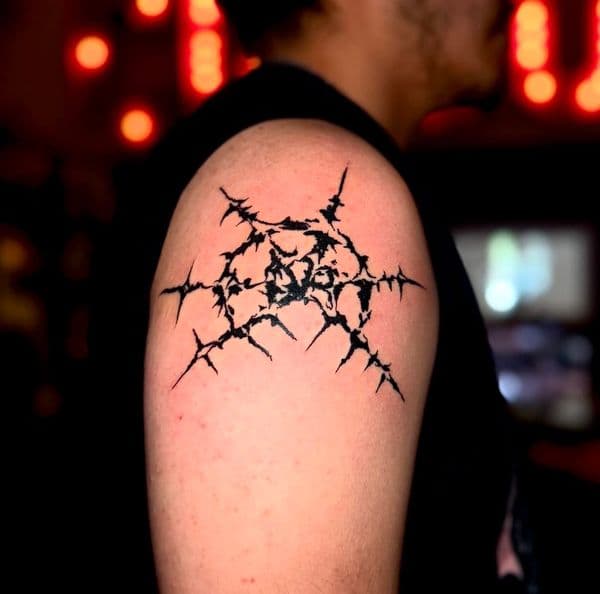 Black-work + Abstract pattern tattoo on Upper Arm by RonGar on TattMe